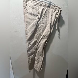 Medium Columbia Cargo pants with lots of pockets